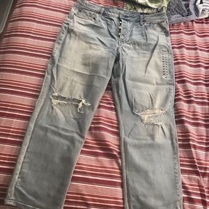 Woman’s American eagle jeans